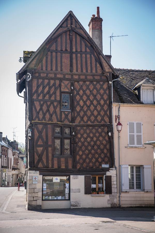 Le Sauvage Château-Renard Exterior foto