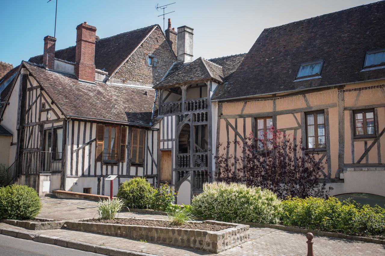 Le Sauvage Château-Renard Exterior foto